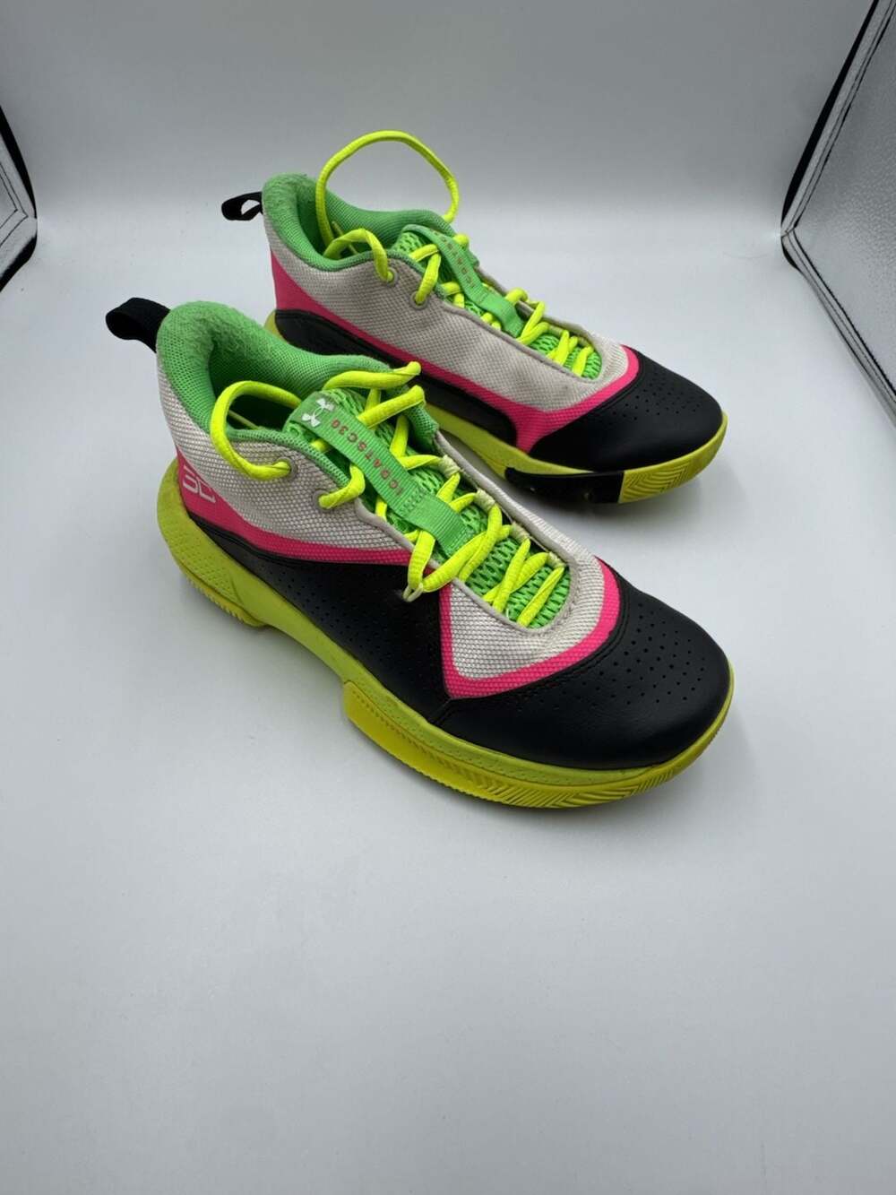Under Armour Stephen Curry SC 3ZER0 IV Basketball Shoes - White/Neon Yellow/Pink